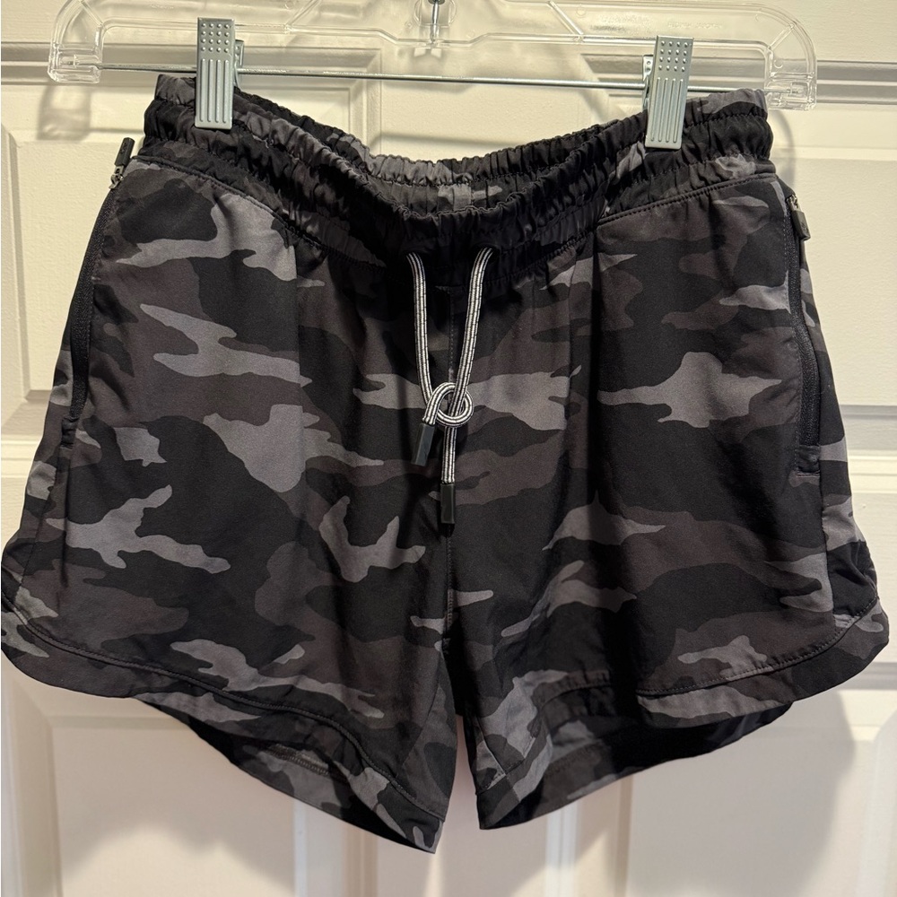 Athleta Kids Camo Shorts - Black and Gray size XXL/16 (easily an adult XS or S
